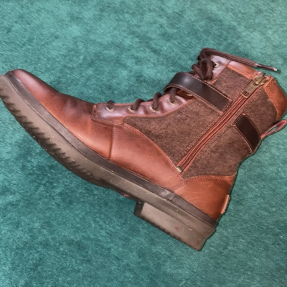 UGG Brown Leather & Wool Lace-Up Winter Boots